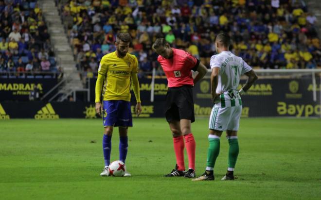 Sergio León, en el partido ante el Cádiz (Foto: Cristo García).