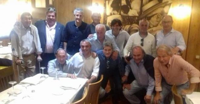 El almuerzo con los campeones del 77.