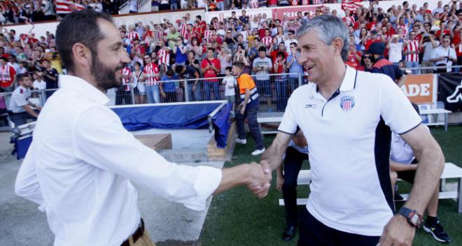 Setién saluda a Machín durante el Girona-Lugo (Foto: Diari de Girona).