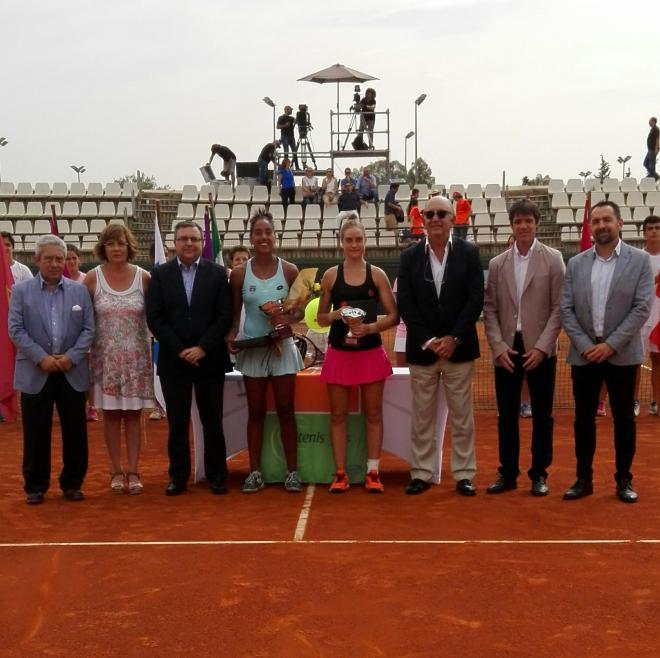 La foto final del torneo en Sevilla.