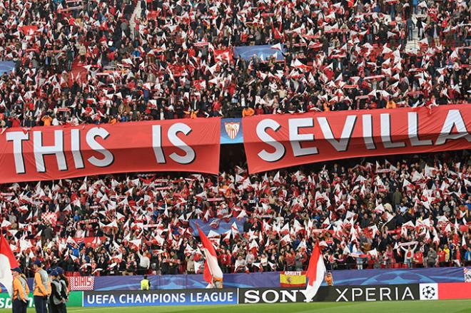 Imagen de la afición del Sevilla, antes del partido.
