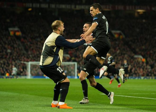 Ben Yedder celebra el primer gol ante el Manchester United.