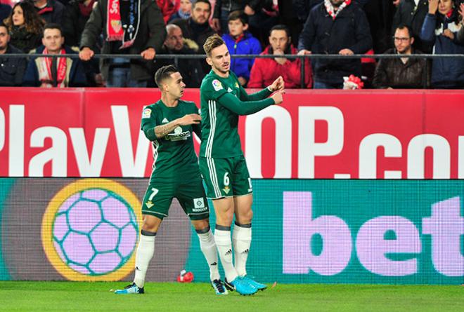 Fabián celebra el gol ante el Sevilla (Foto: Kiko Hurtado).