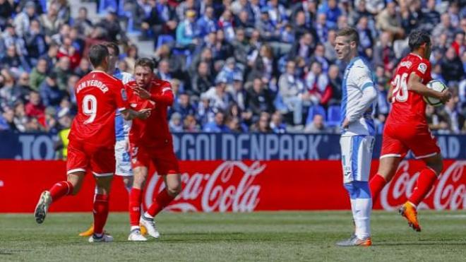 Muriel y Ben Yedder en el gol de Layún.