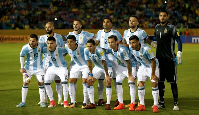 Once titular de Argentina contra Ecuador.