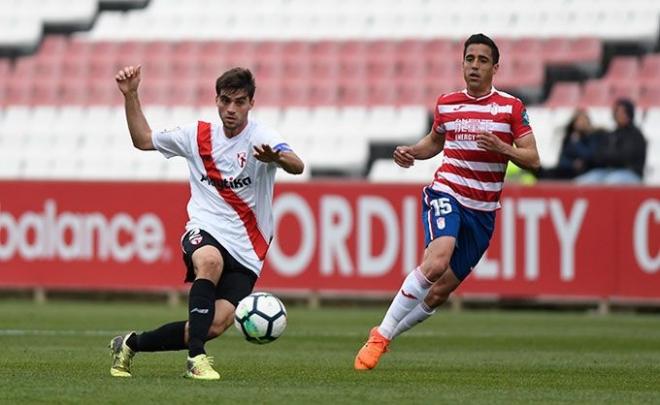 Aitor ha debutado en Granada con la camiseta del filial. (FOTO: SFC)David Carmona, en el partido ante el Granada.