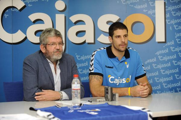 Asselin y Chaves, en su presentación.