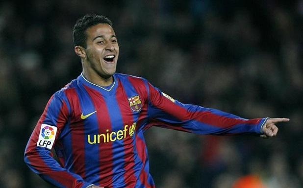 Thiago Alcántara jugando con el Barcelona.