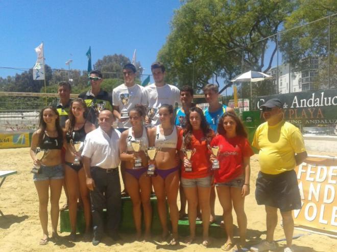 Podium del campeonato de Andalucía sub-19 de Voley playa