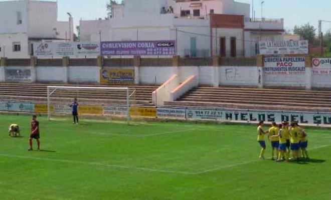 Nueva victoria del Coria en su estadio (Foto: @jrdemoyac)