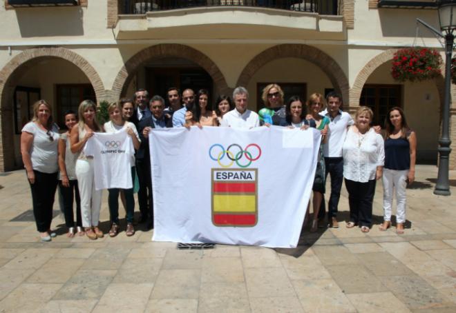 Presentación del día olímpico en L'Eliana con numerosos deportistas.
