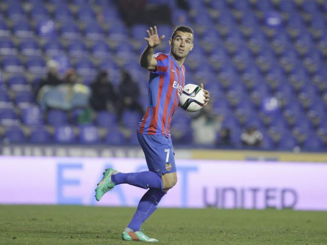 Barral marcó dos goles en su última intervención contra el Málaga en Copa (D. González)