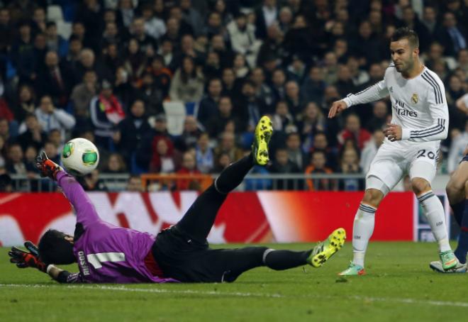 Asier Riesgo, en un partido con Osasuna frente al Real Madrid