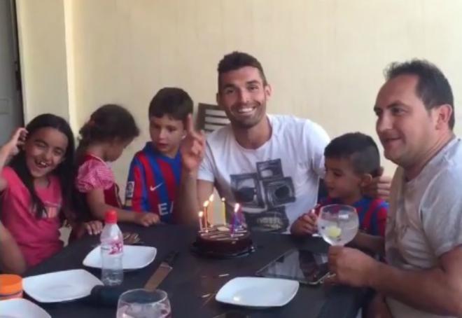 Barral, este domingo tras marcar al Atlético y celebrando su cumpleaños (Foto: @barral23)