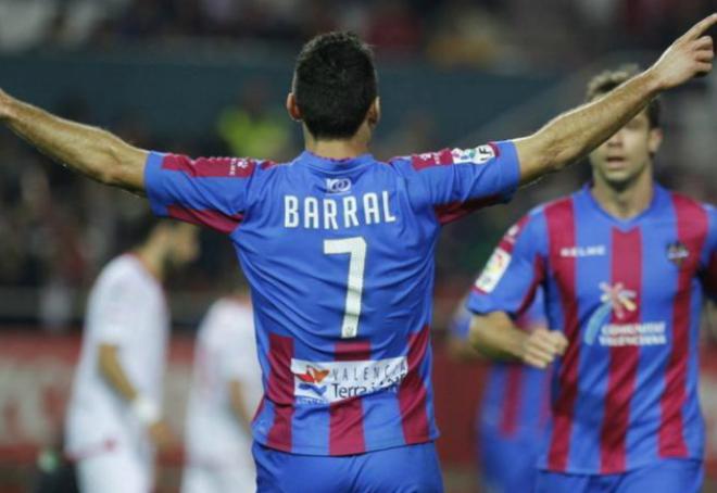 David Barral celebra su gol en el Sánchez Pizjuán de la pasada temporada