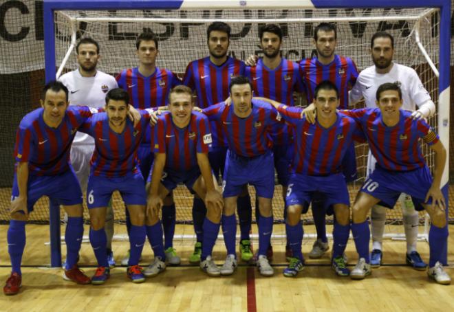 Juan Puertas ya no saldrá en la foto con Levante Dominicos Maristas