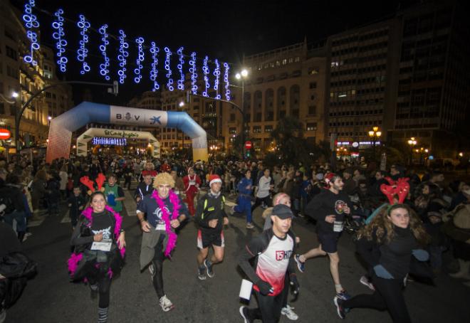 Meta en la Plaza del Ayuntamiento para más de 15.600 corredores.