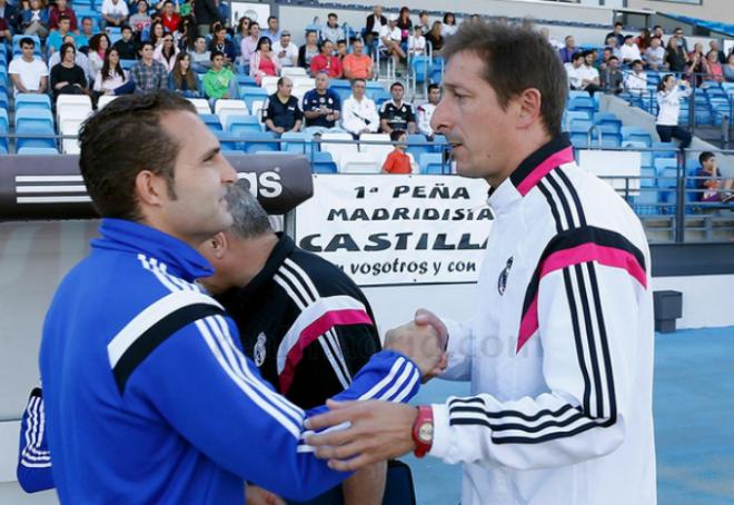 Rubén Baraja saluda a Ramis, técnico del Madrid Juvenil en Valdebebas.
