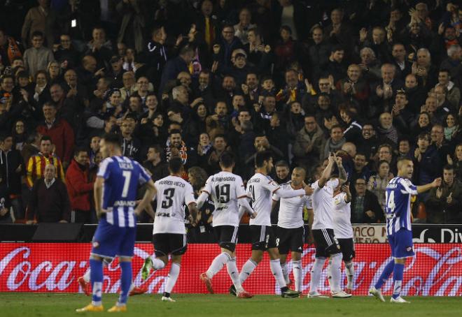 El Valencia se acuesta como tercer clasificado de la Liga. (Foto: David González)