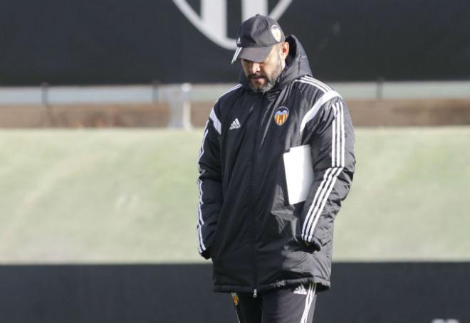 Nuno Espirito Santo está dándole vueltas al once: tiene dudas en la medular.