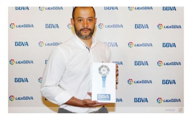 Nuno Espirito Santo se llevó el galardón de Mejor Entrenador del mes de Septiembre de la Liga BBVA.