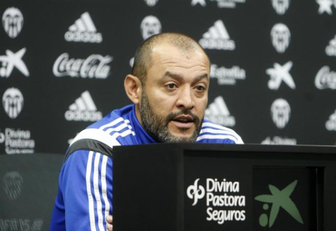 Nuno, entrenador del Valencia. (Foto: David González)