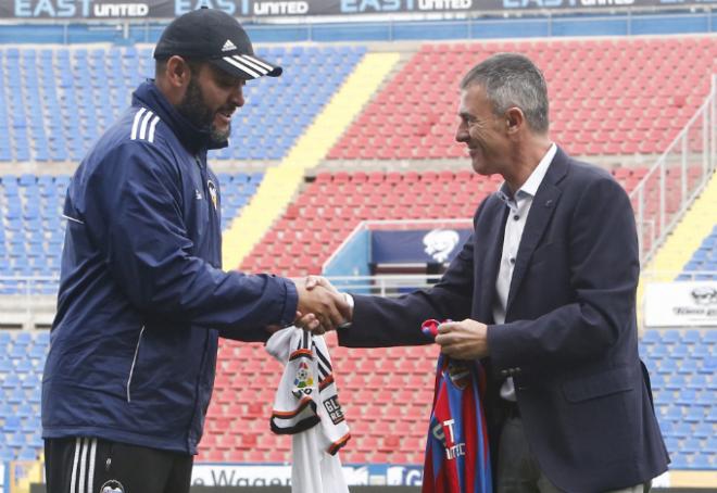 Nuno acudió desde Paterna para posar con Lucas Alcaraz.