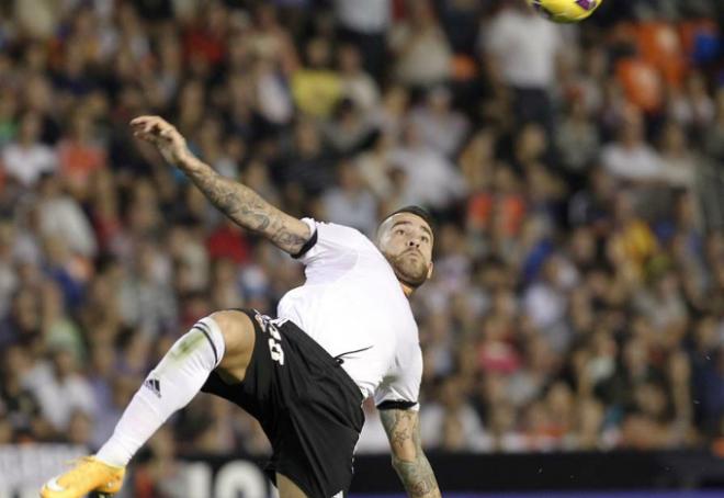 El futuro de Nicolás Otamendi sigue en el aire... pero él no quiere regresar