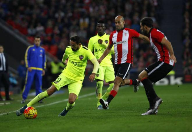 Morales y Lerma, en el último partido entre el Levante UD y el Athletic Club en San Mamés.