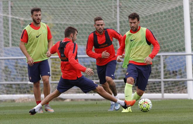 Los jugadores 'granotas' en la sesión de este viernes (Foto: Levante UD)