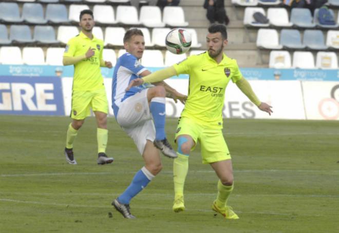 El Atlético Levante UD encajó una contundente derrota en casa del Lleida (Santi Iglesias)