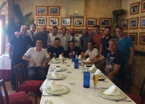 Lucas Alcaraz y los empleados del Levante UD en una comida