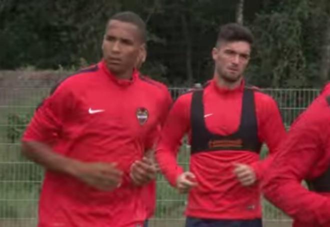 Deyverson, en su primer entrenamiento con el Levante UD