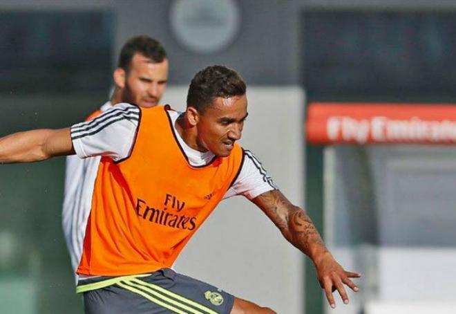 Danilo, jugador del Real Madrid, en un entrenamiento (Foto: Real Madrid)