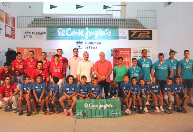 Los finalistas en la presentación.