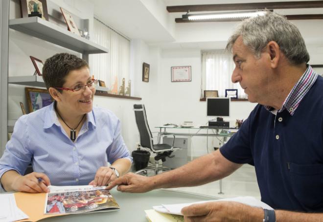 Reunión en la Diputación con el presidente de la Federación de Ciclismo.