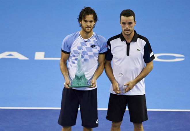 Joao Sousa celebra su triunfo en el Valencia Open.