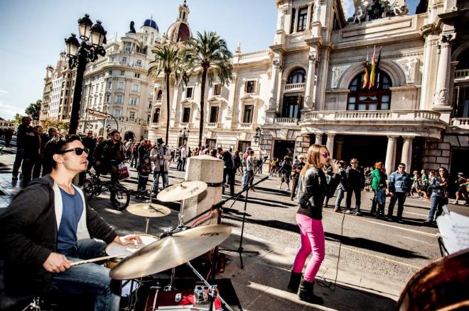 Los corredores del Maratón de Valencia estarán arropados por la gente.