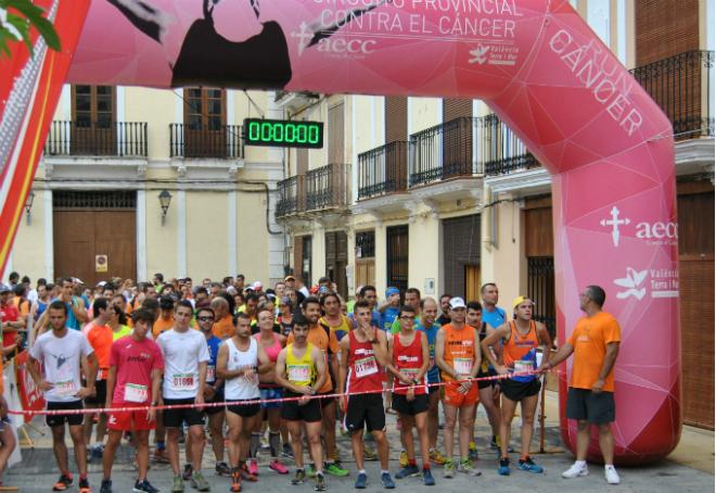 Salida de la prueba RunCancer en Chelva, nueva cita solidaria contra el Cáncer.