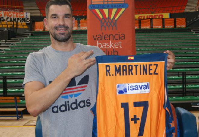 Rafa Martínez inicia la octava temporada en el Valencia Basket.