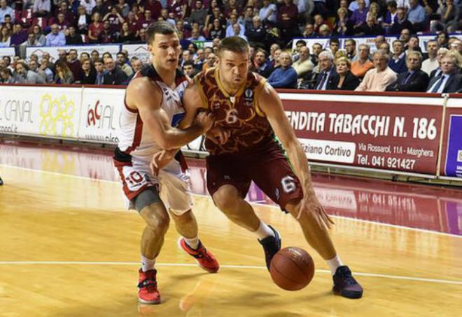 Un rival en un gran momento. (Foto: Umana Reyer)