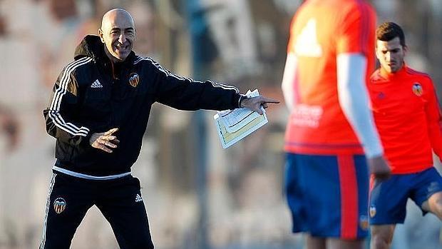 Pako Ayestarán, entrenador del Valencia CF.