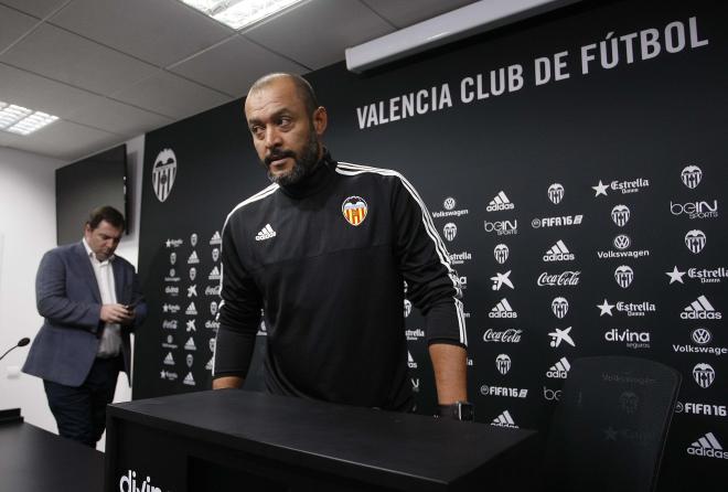 El técnico preparó un entrenamiento matinal para el domingo