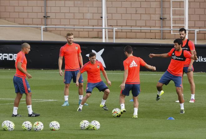 El Valencia CF debe rehacerse tras la derrota en Champions.