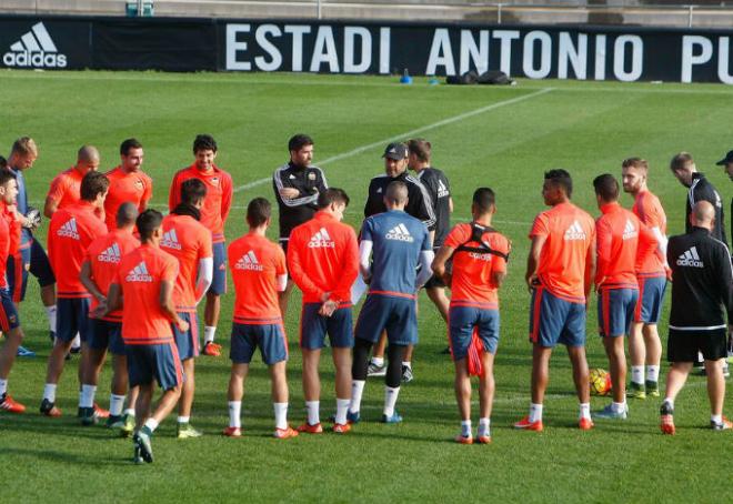 Negredo no ha entrenado con el resto de sus compañeros. (Foto: David González)