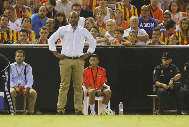 Nuno, en un momento del partido entre el Valencia CF y la Roma (David González)