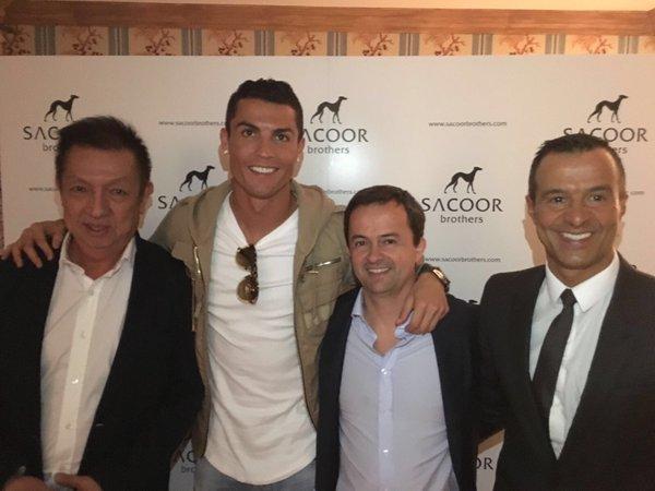 Peter Lim con Cristiano Ronaldo y Jorge Mendes.