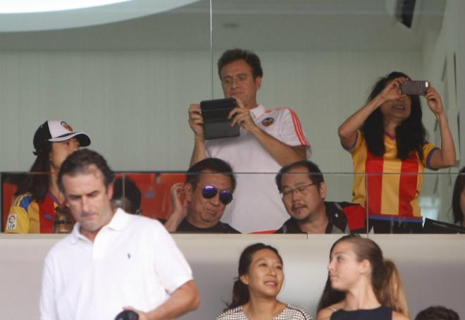 Peter Lim presenció el partido contra el Betis y la pitada a Nuno. (Foto: David González)