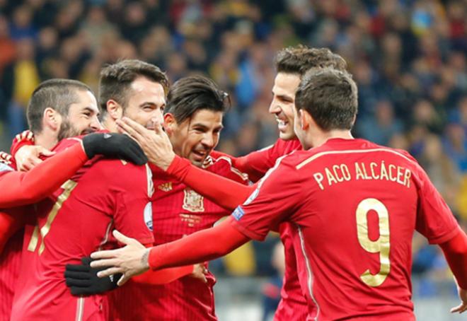 Paco Alcácer no marcó, pero estuvo en la celebración del gol de Mario Gaspar (SeFútbol).