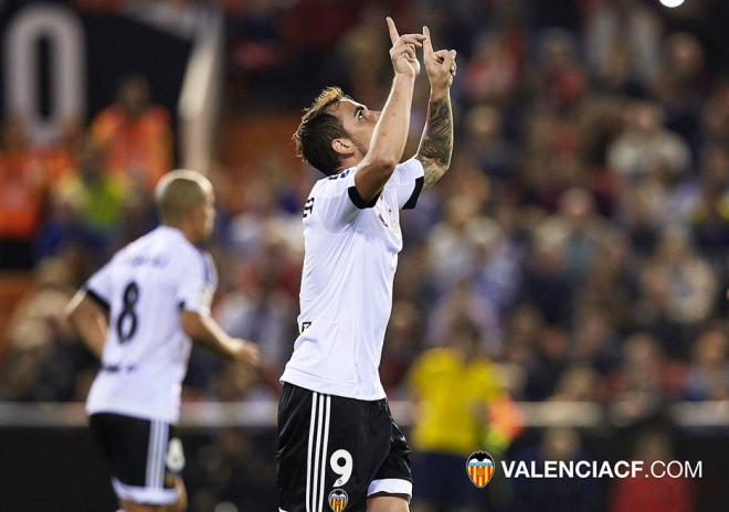 El goleador del Valencia regresa al rescate del equipo en Mestalla.